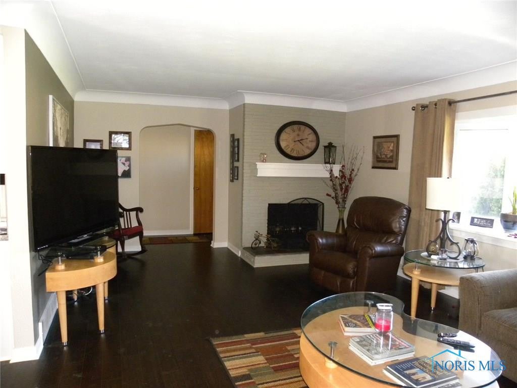 1224 Westgate Road Toledo, OH 43615 - Photo 2 of 12 Gallery Image 2