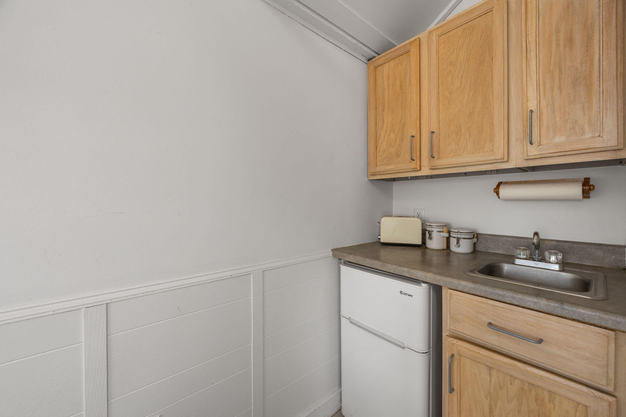 17 Shore Road, Unit 2 Truro, MA 02666 - Photo 10 of 19 12-web-or-mls-17-shore-rd