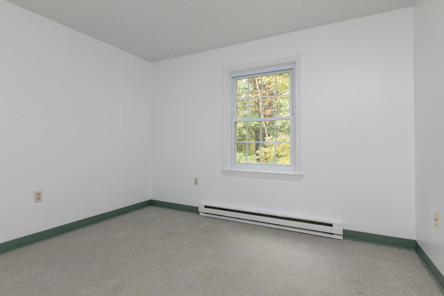 35 Somerset, Unit 35B Freeport, ME 04032 - Photo 22 of 27 35 Somerset Freeport ME 04032-large-022-