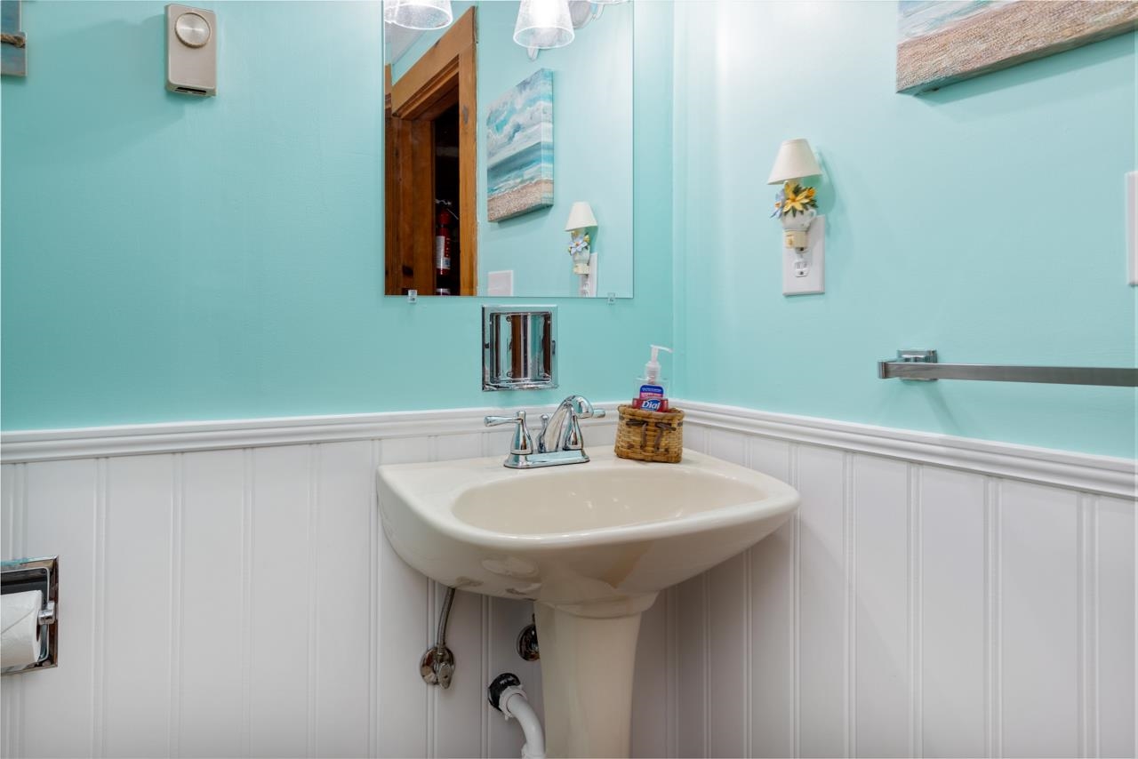 916 Union Church Road Churchville, VA 24421 - Photo 18 of 74 a bathroom with a sink and a mirror