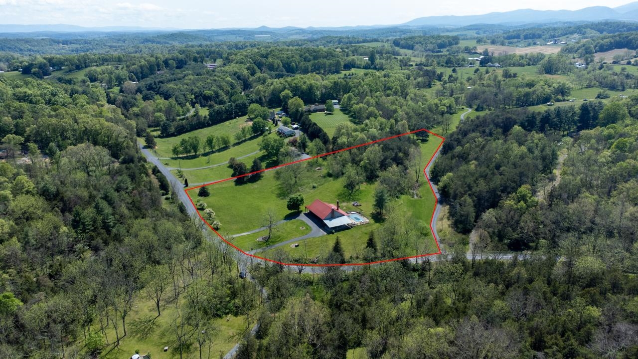 916 Union Church Road Churchville, VA 24421 - Photo 55 of 74 an aerial view of a house with a yard