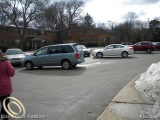 928 North Adams Road, Unit 1 Birmingham, MI 48009 - Photo 2 of 9 2.jpg