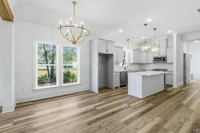 $369,900 | 31872 Netterville Road, Denham Springs, LA 70726