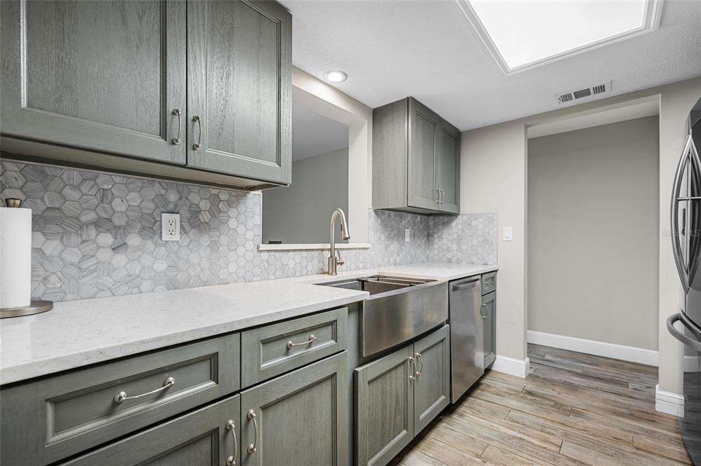 1132 Piedmont Road Venice, FL 34293 - Photo 10 of 52