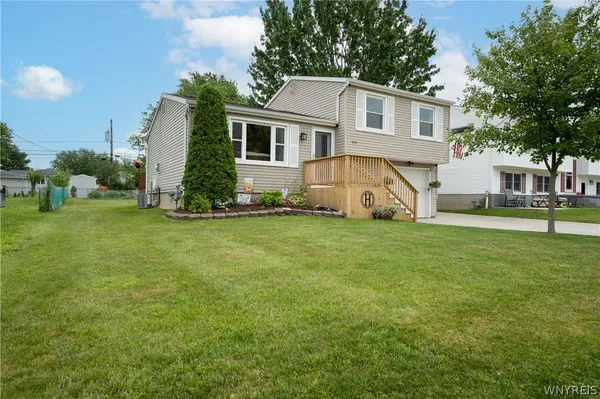 $269,900 | 4252 Glenwillow Drive, Hamburg, NY 14075