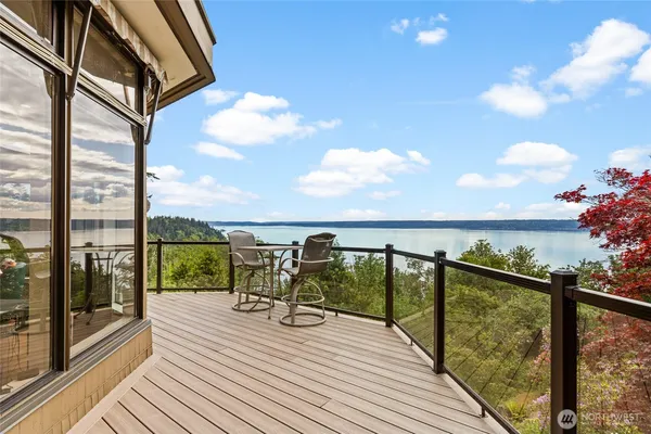 $1,400,000 | 1919 Southwest Cove Point Road, Burien, WA 98146