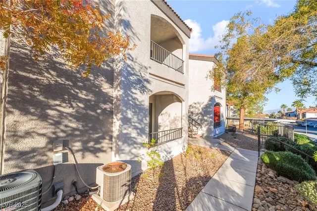 $1,150 | 950 Seven Hills Drive, Unit 2922, Henderson, NV 89052