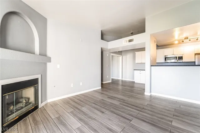 $1,150 | 950 Seven Hills Drive, Unit 2922, Henderson, NV 89052