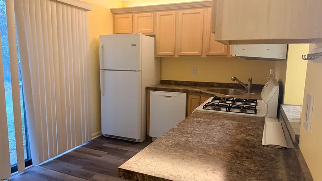 $2,000 | 39 Greenwich Drive, Galloway Township, NJ 08205