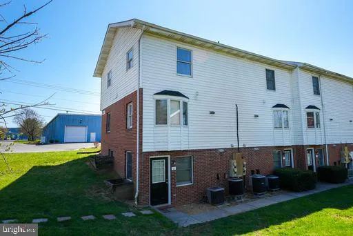 $1,149 | 3103-3107 Shawnee Drive, Unit 3, Winchester, VA 22601