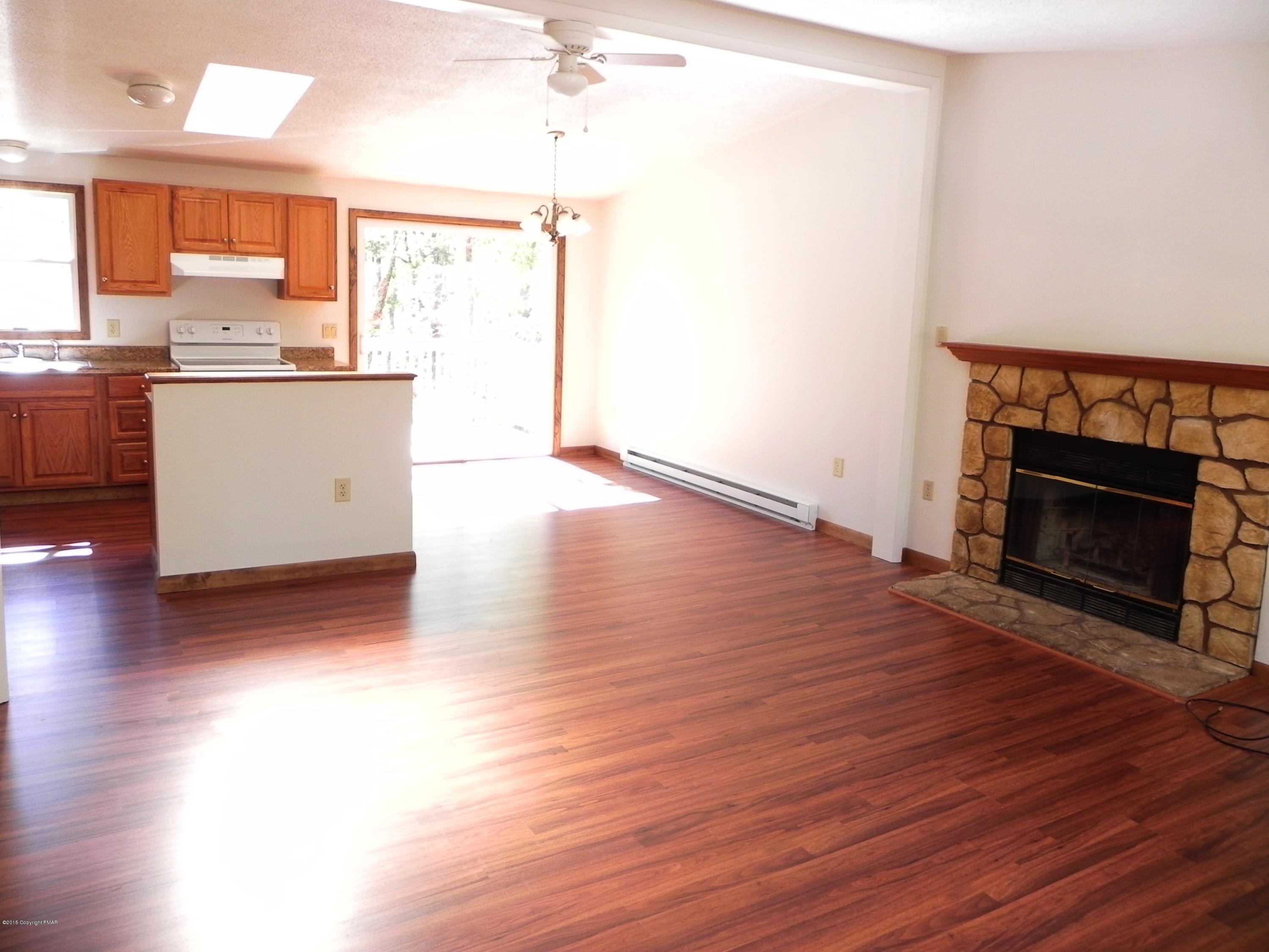 206 Timber Hill Road Henryville, PA 18332 - Photo 3 of 17 liv kitchen
