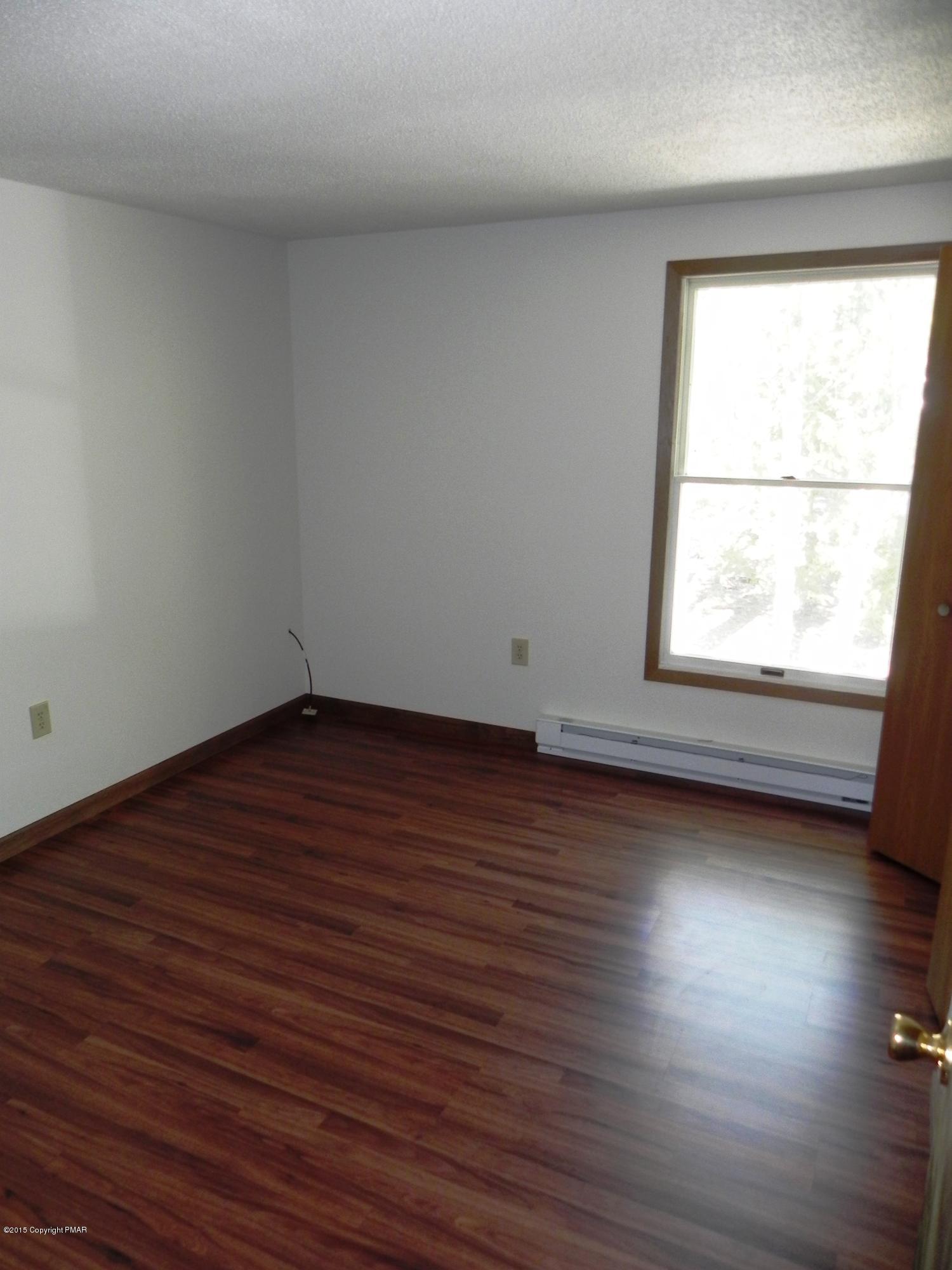 206 Timber Hill Road Henryville, PA 18332 - Photo 8 of 17 bdrm 1