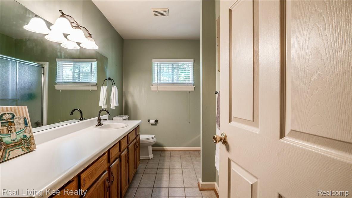 4792 Norway Road Waterford, MI 48328 - Photo 15 of 30 Interiors (25 of 29).jpg