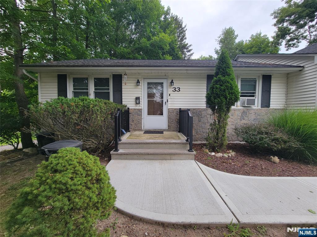 33 North Maple Avenue, Unit 1 LEFT Park Ridge, NJ 07656 - Photo 2 of 30 Gallery Image 2