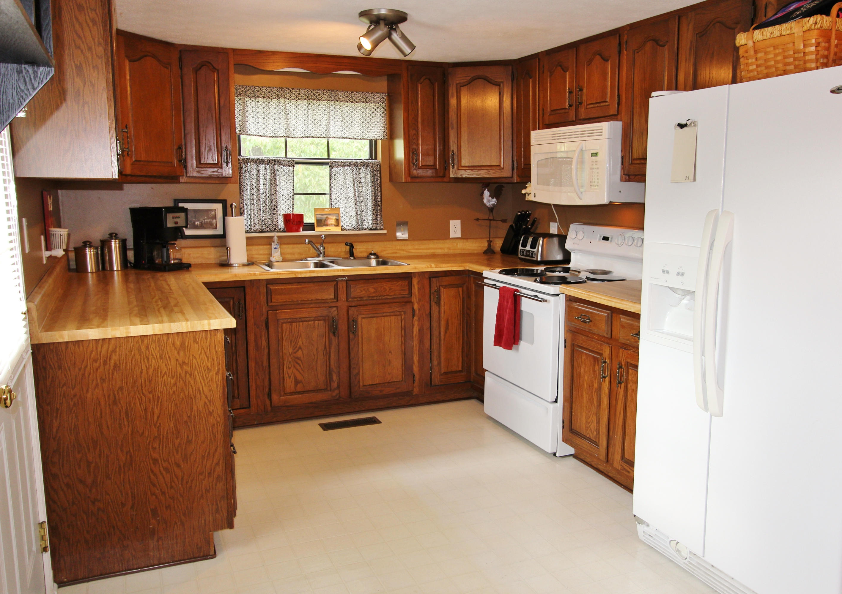 218 Long Hollow Road Clinton, TN 37716 - Photo 12 of 27 Kitchen