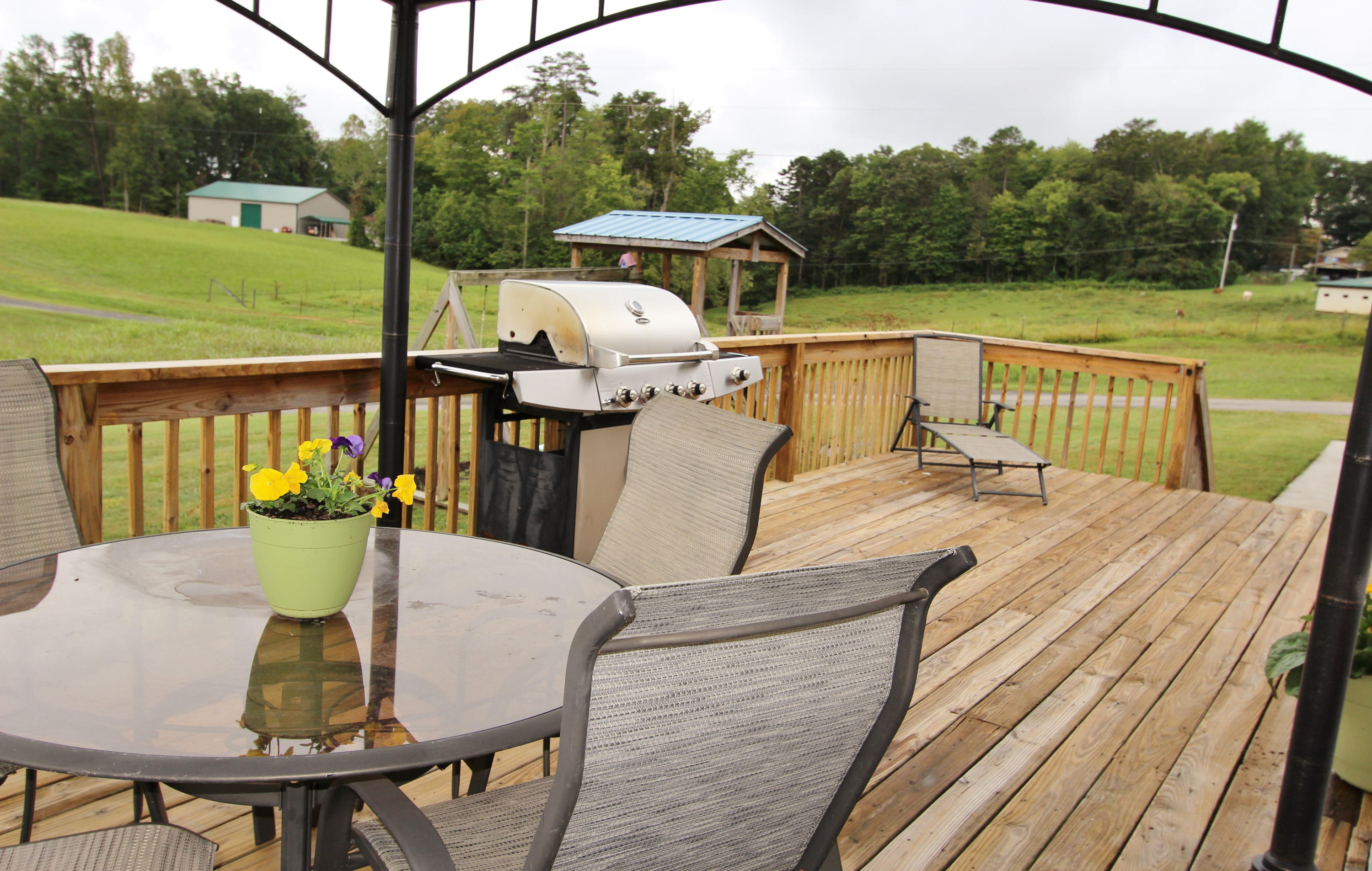 218 Long Hollow Road Clinton, TN 37716 - Photo 4 of 27 Deck