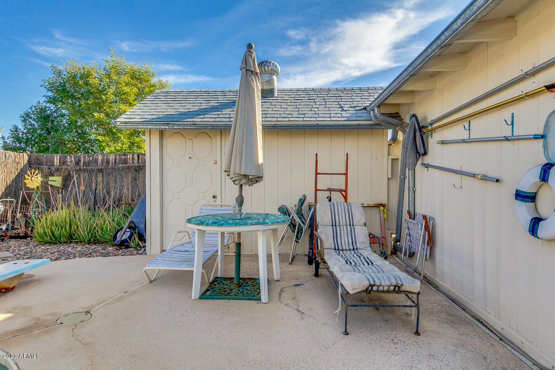 3320 West Ocotillo Road Phoenix, AZ 85017 - Photo 32 of 35 a view of two chairs in the patio