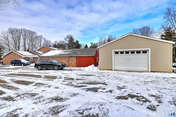 $625,000 | 158 Leetes Island Road, Branford, CT 06405