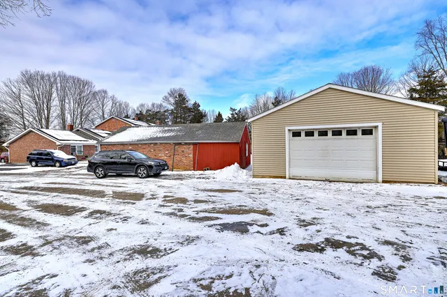 $799,900 | 158 Leetes Island Road, Branford, CT 06405