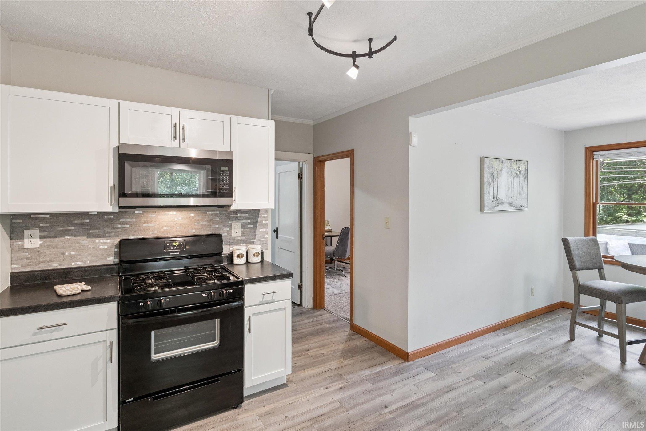 52888 Hickory Road Granger, IN 46530 - Photo 10 of 36 Gallery Image 10