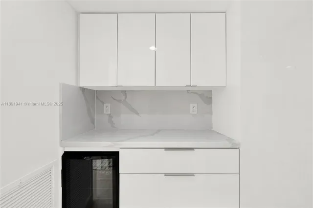 a view of utility room