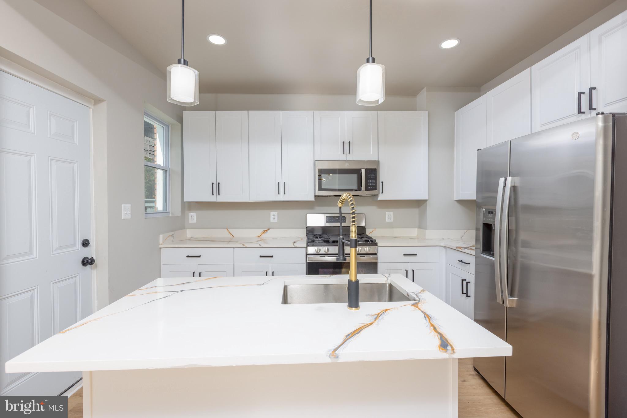 24 South Tremont Road Baltimore, MD 21229 - Photo 5 of 38 Kitchen
