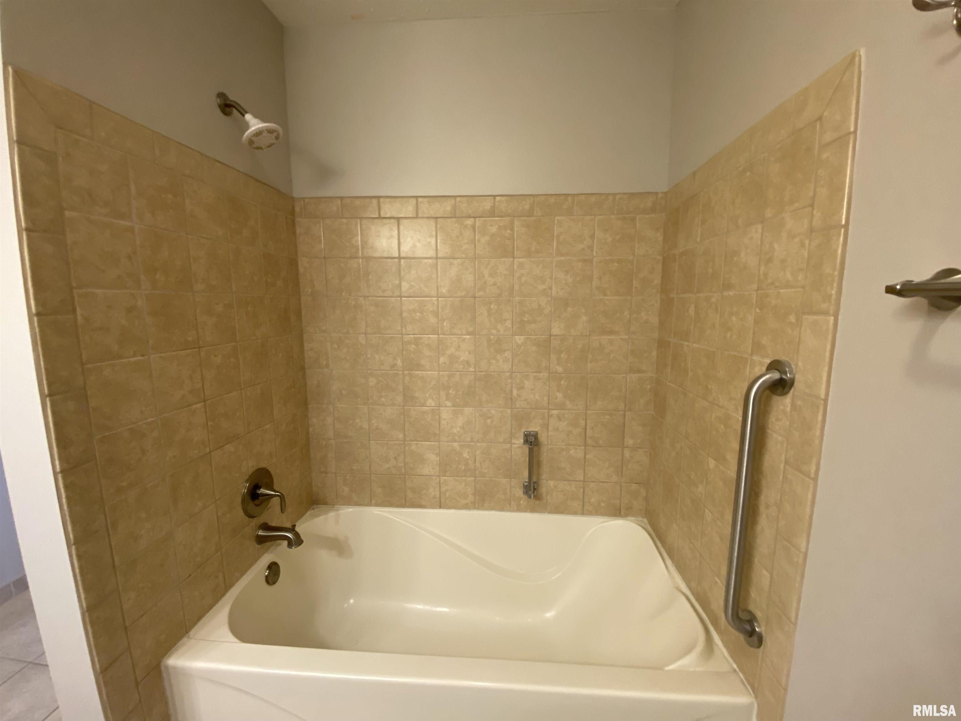 6500 North Allen Road, Unit 65 Peoria, IL 61614 - Photo 20 of 43