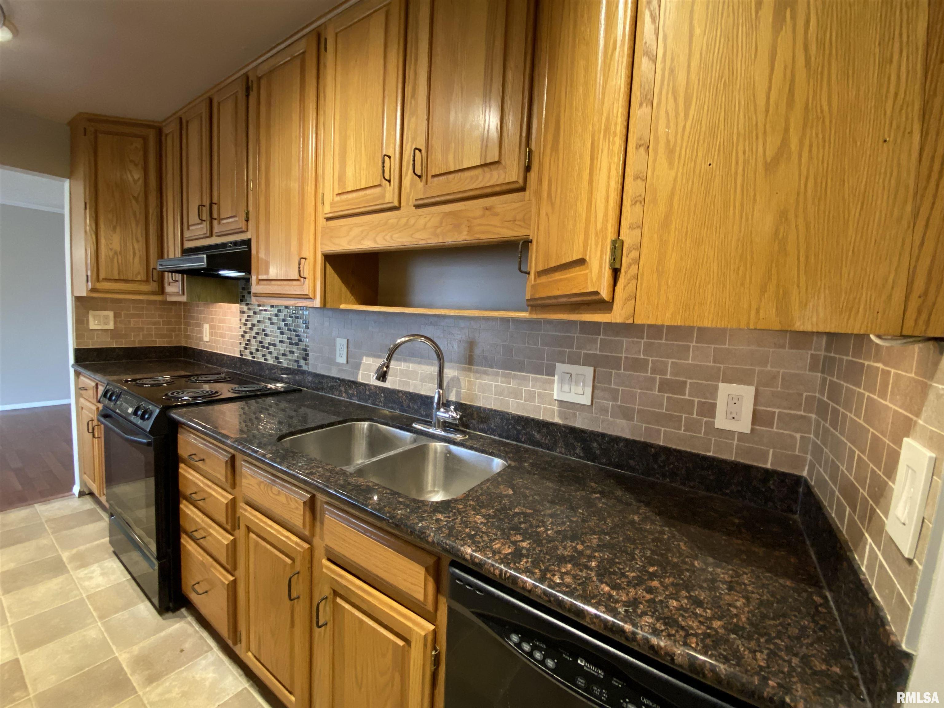 6500 North Allen Road, Unit 65 Peoria, IL 61614 - Photo 8 of 43