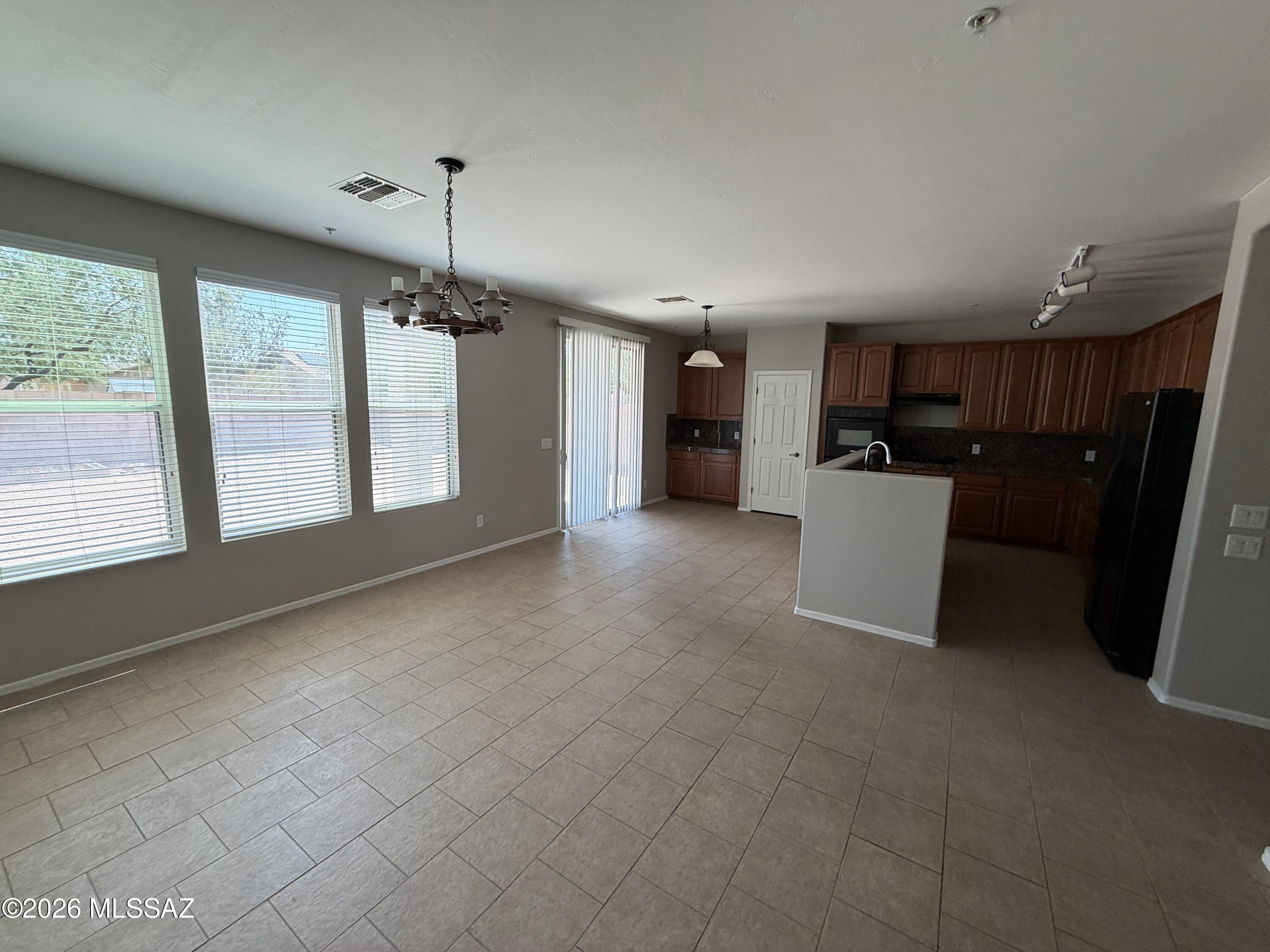 Dining Area & Kitchen
