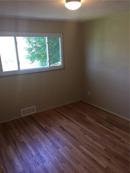 70 Robinhood Road Pittsburgh, PA 15220 - Photo 13 of 25 Gallery Image 13