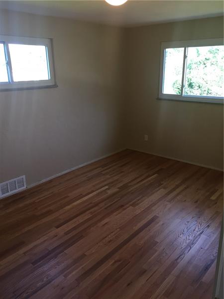 70 Robinhood Road Pittsburgh, PA 15220 - Photo 16 of 25 Gallery Image 16