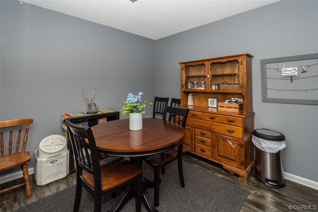 9564 Heather Ridge North Chesterfield, VA 23237 - Photo 8 of 26 Gallery Image 8