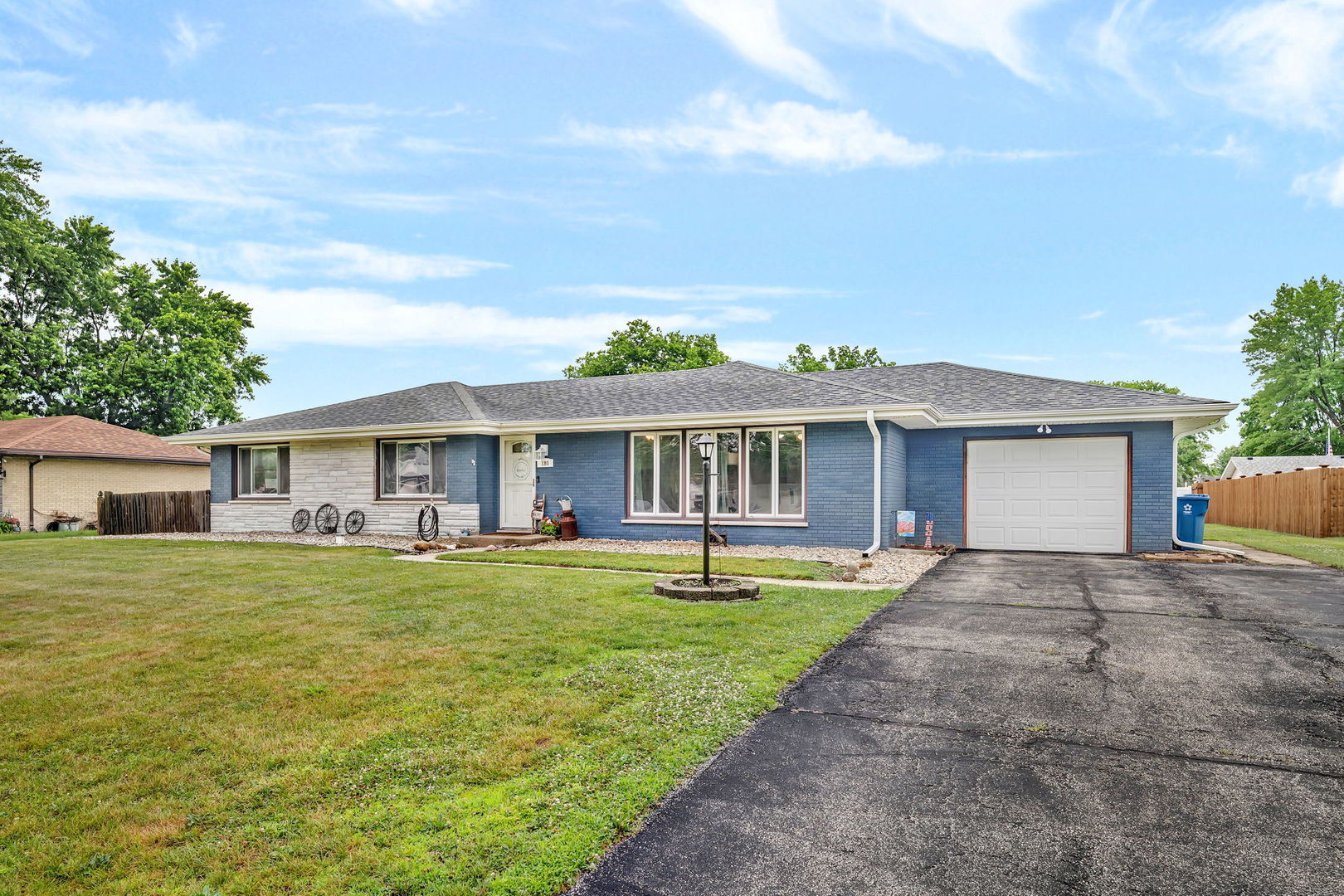180 West Southmor Road Morris, IL 60450 - Photo 3 of 28