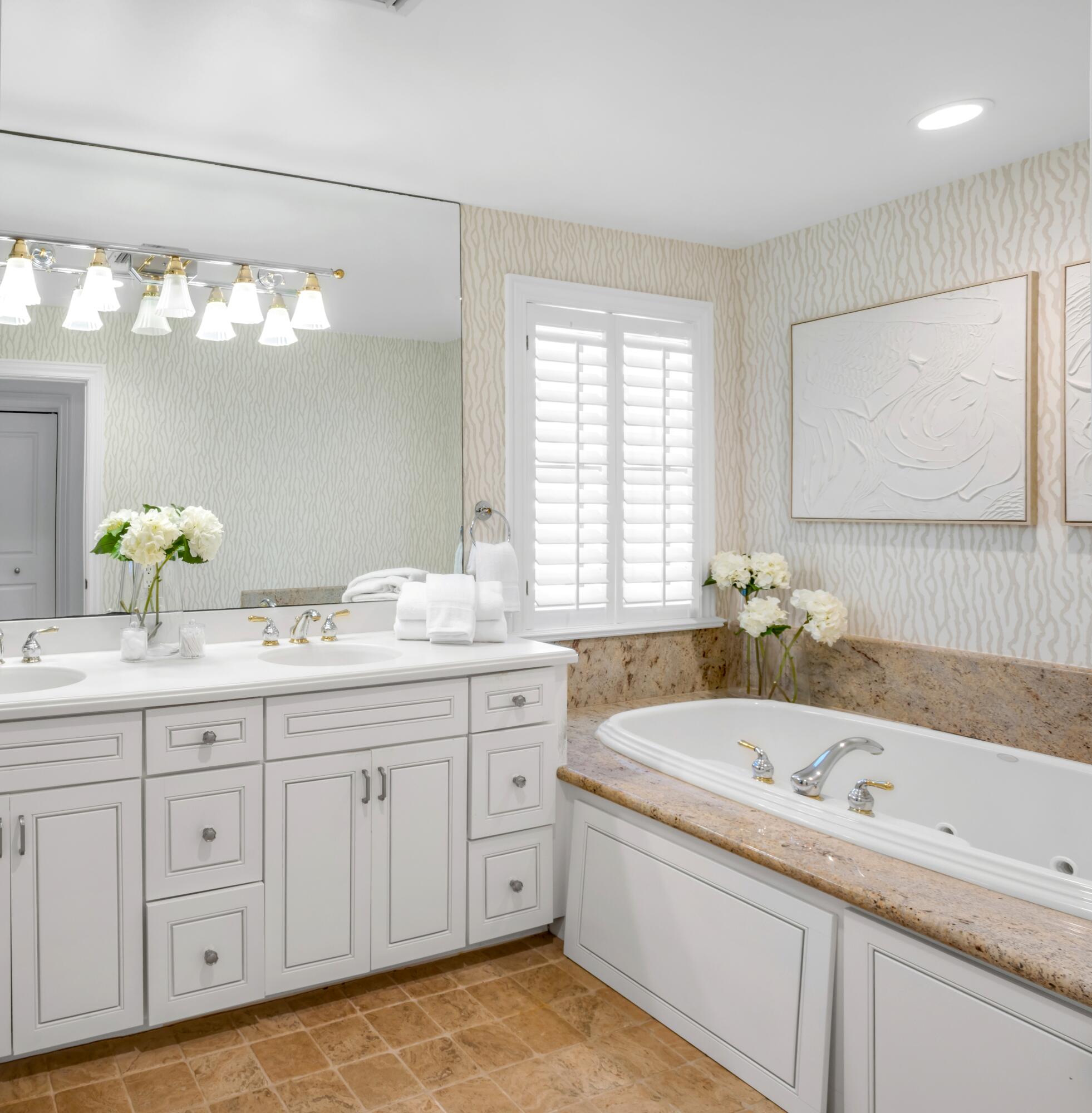 6201 North Ocean Boulevard Ocean Ridge, FL 33435 - Photo 30 of 51 mls_PRIMARY_UPSTAIRS_BATHROOM_EB