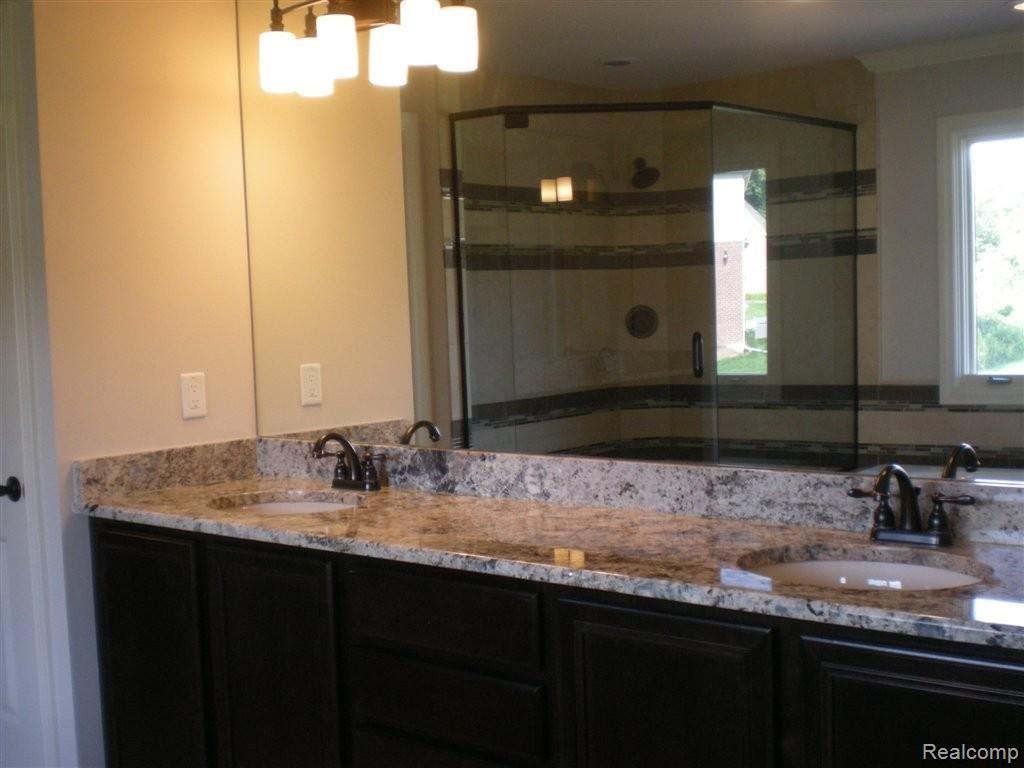 2841 Ambleside Court Rochester, MI 48306 - Photo 29 of 38 DUAL VANITY