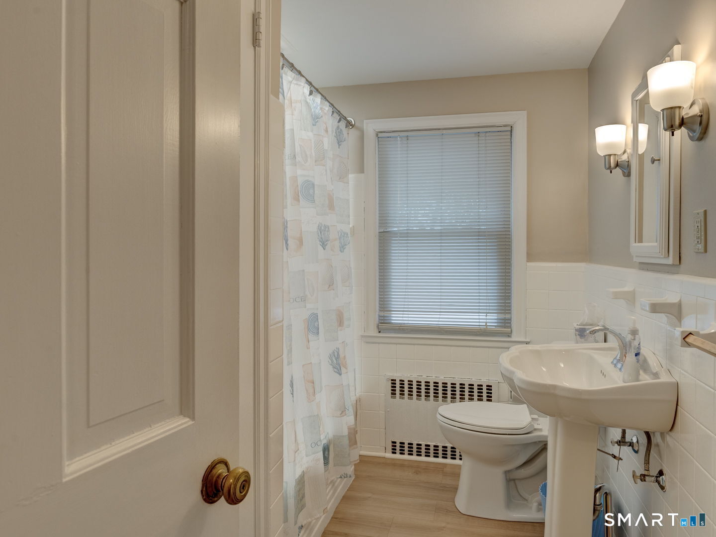 501 Highland Street Wethersfield, CT 06109 - Photo 21 of 38 First floor full bath