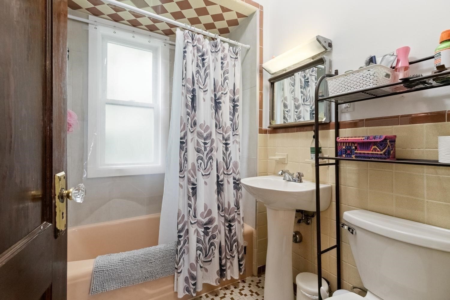 7 Hamilton Road Somerville, MA 02144 - Photo 10 of 39 Gallery Image 10