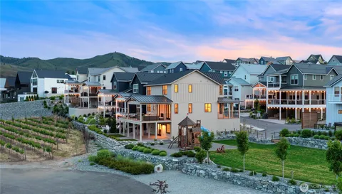 $1,749,998 | 203 Bluebell Lane, Chelan, WA 98816