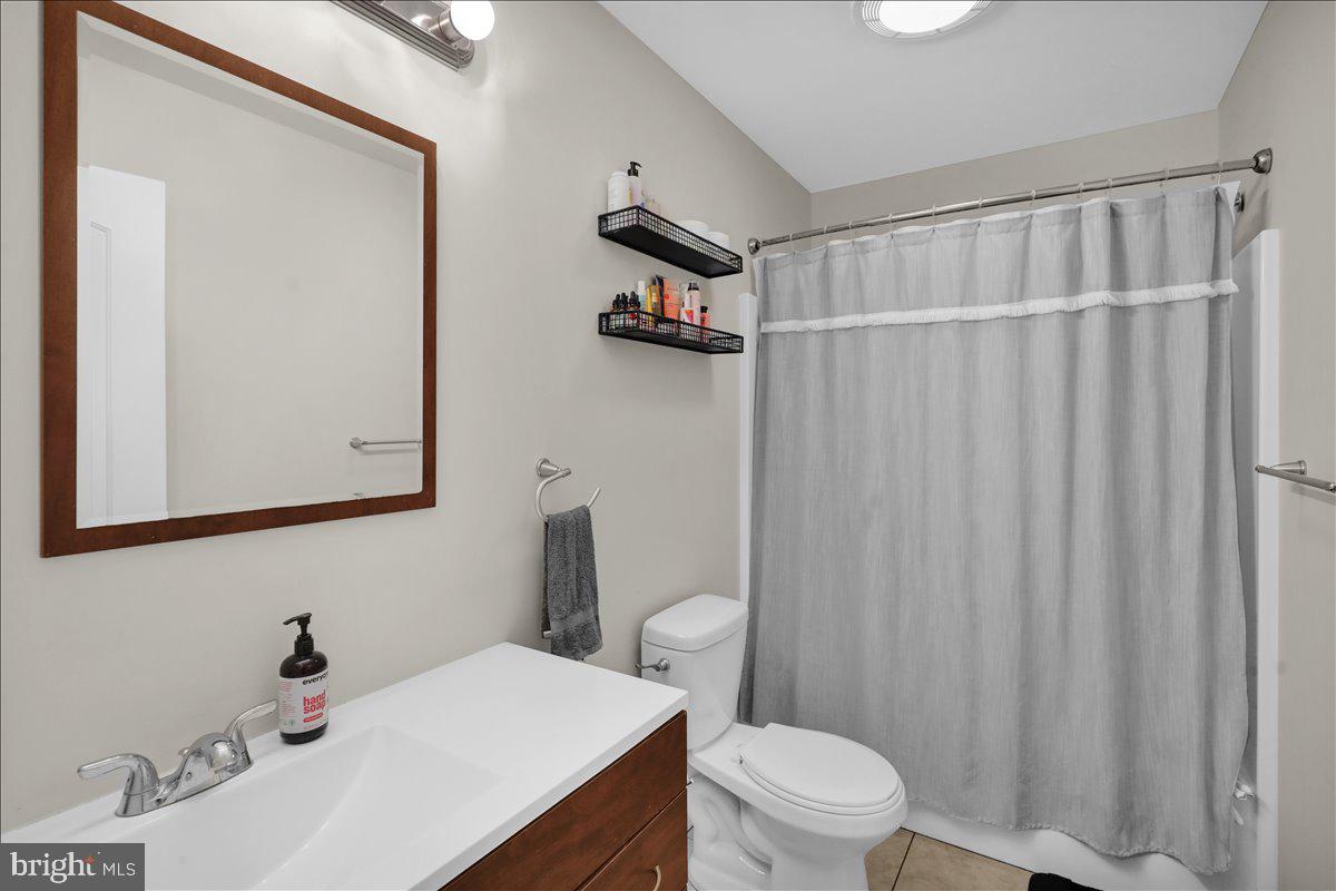 368 Granite Street Lebanon, PA 17042 - Photo 14 of 26 Primary Bathroom