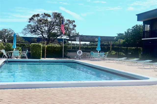 $275,000 | 225 Southeast 10th Street, Unit 3D, Deerfield Beach, FL 33441