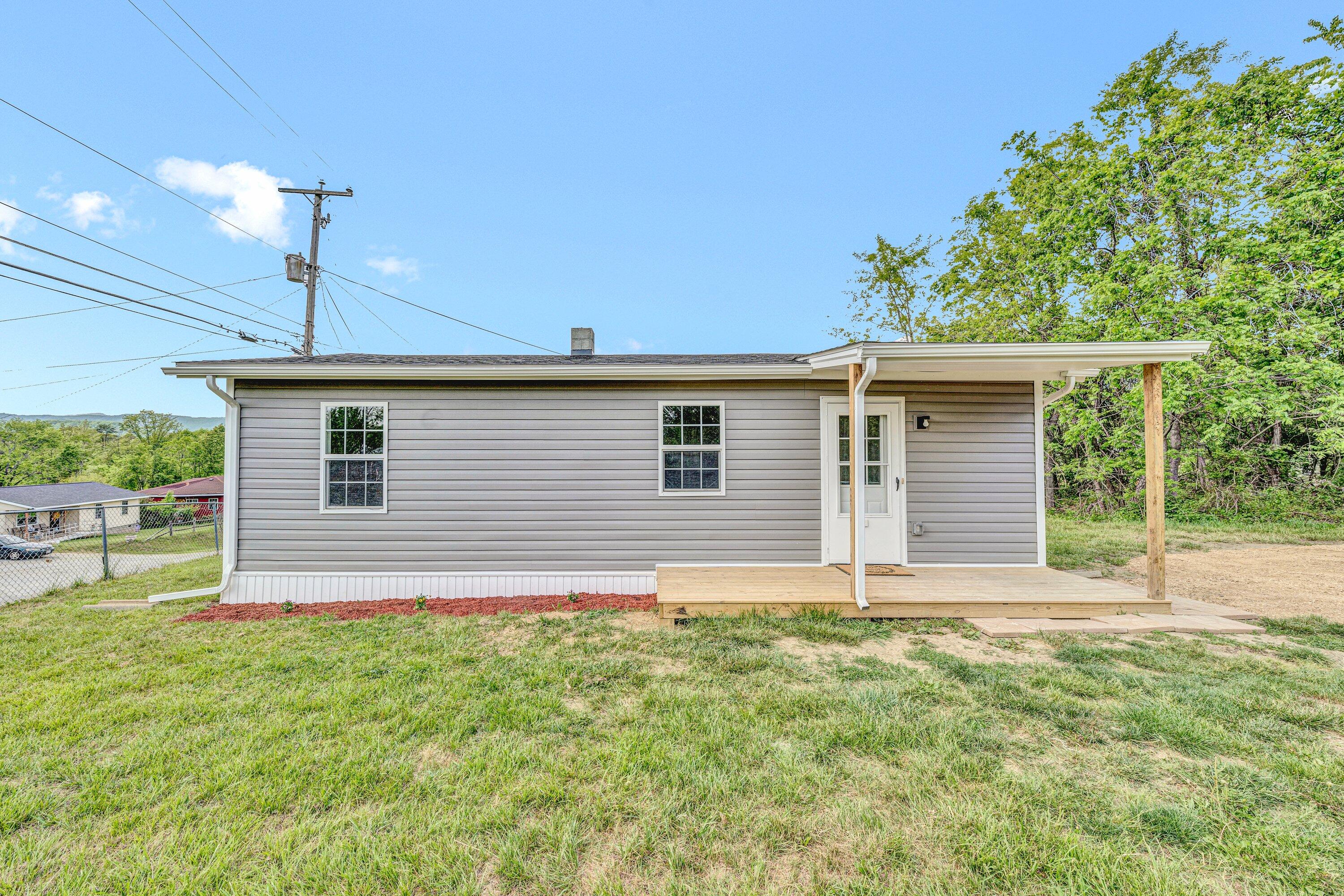 8307 Reservoir Road Roanoke, VA 24019 - Photo 1 of 14 8307 Reservoir Rd