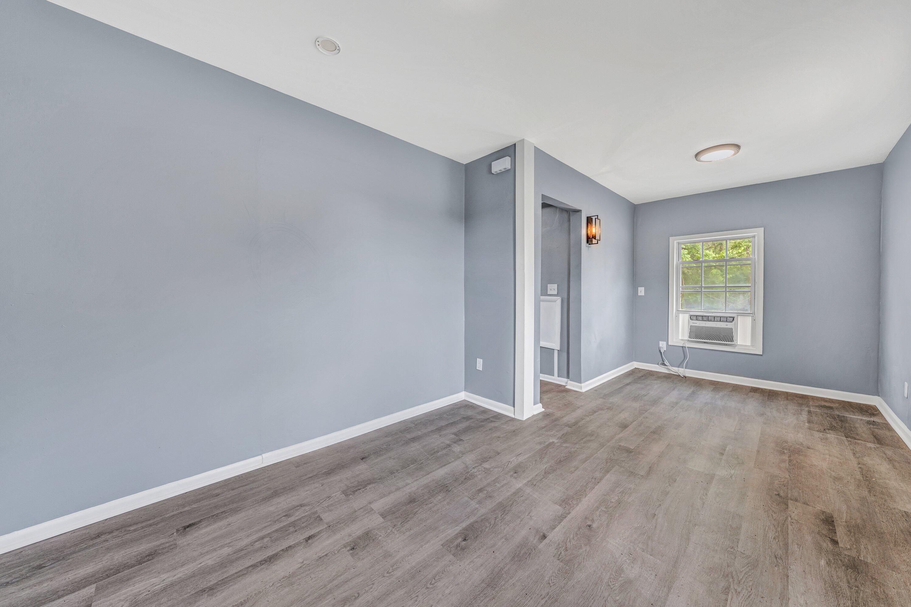 8307 Reservoir Road Roanoke, VA 24019 - Photo 4 of 14 Living Room