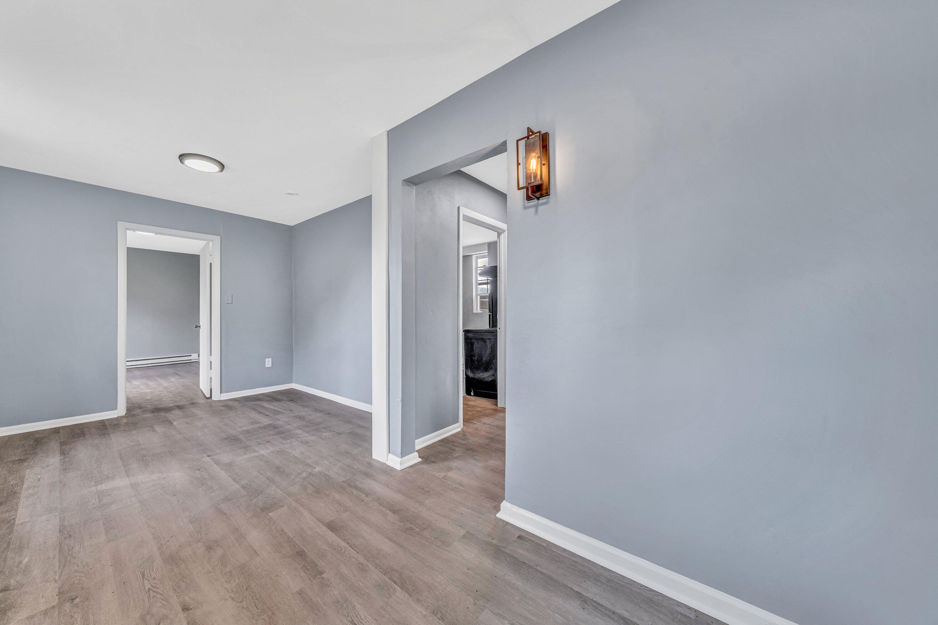8307 Reservoir Road Roanoke, VA 24019 - Photo 5 of 14 Living Room