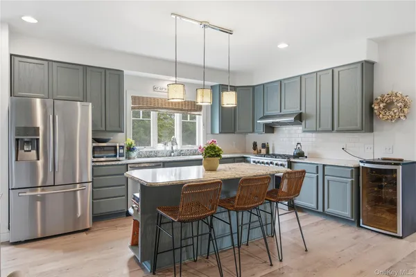$2,485,000 | 14 Freds Lane, Shelter Island, NY 11964