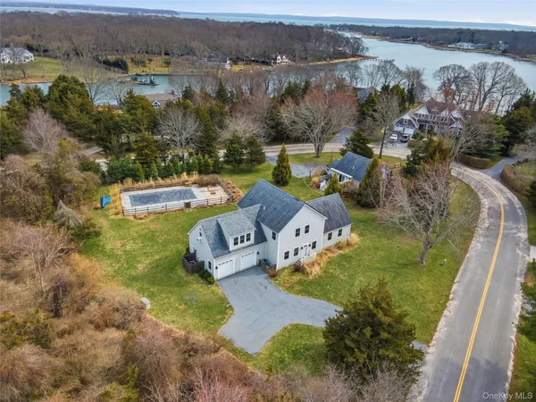 $2,485,000 | 14 Freds Lane, Shelter Island, NY 11964