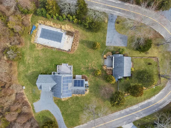 $2,485,000 | 14 Freds Lane, Shelter Island, NY 11964