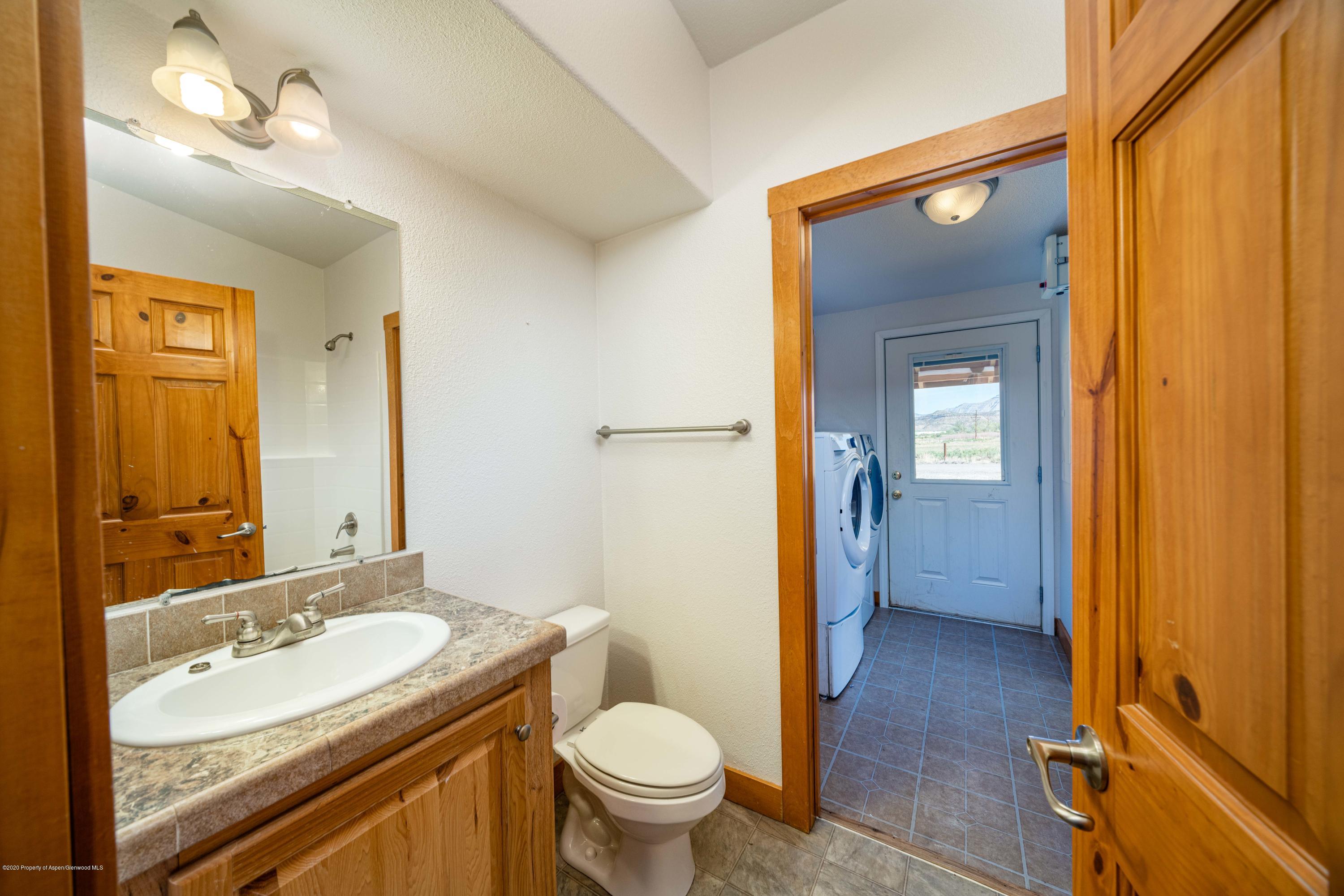 4501 U Road De Beque, CO 81630 - Photo 12 of 23 405 U Road Debeque, CO-10