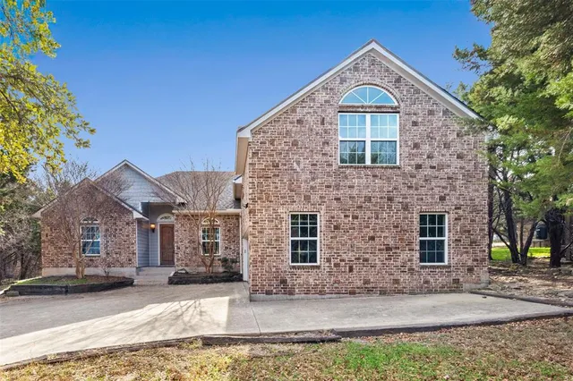 $399,900 | 2914 San Gabriel Drive, Granbury, TX 76048