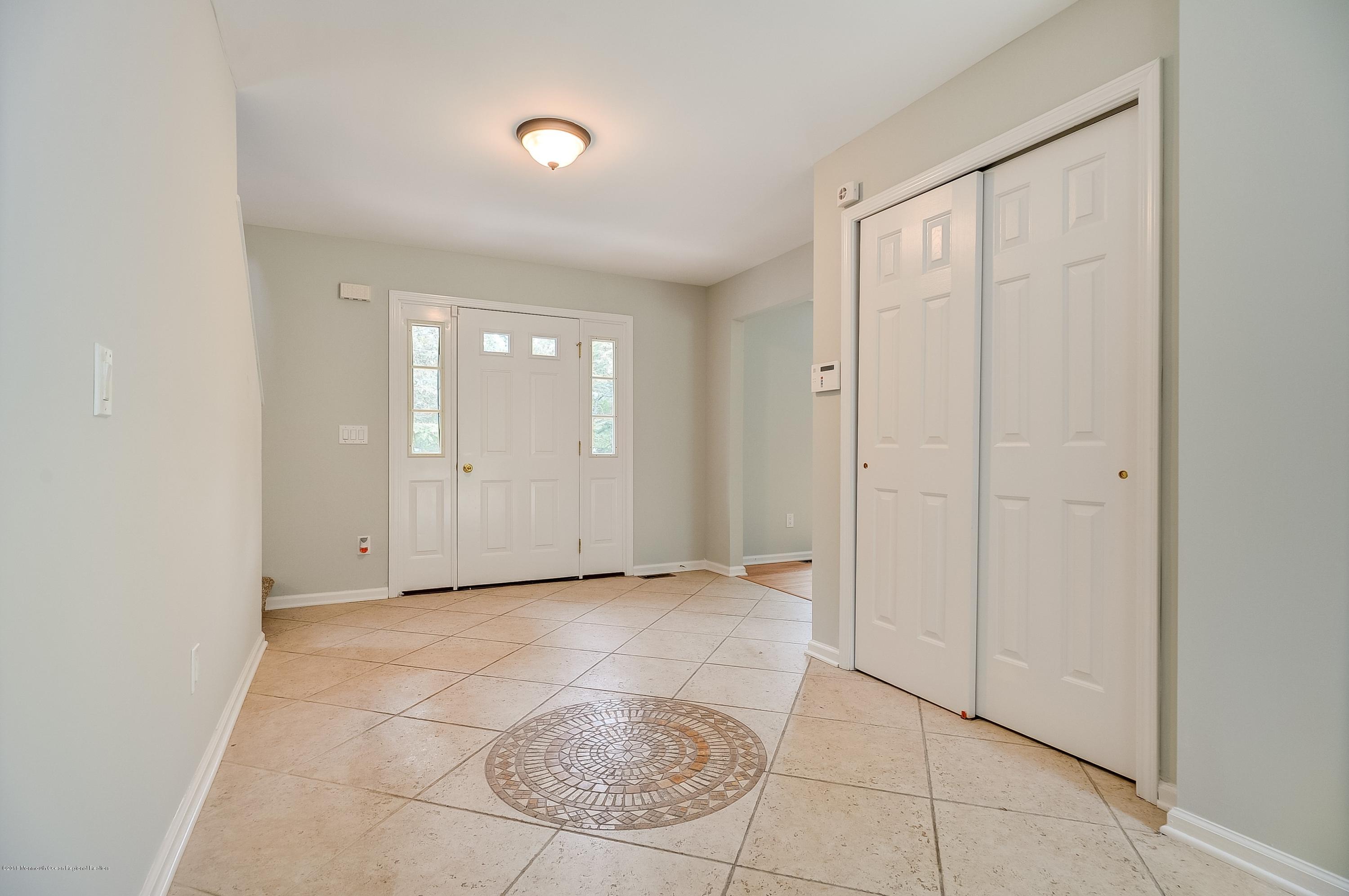 847 Wright Debow Road Jackson, NJ 08527 - Photo 3 of 29 003_Foyer