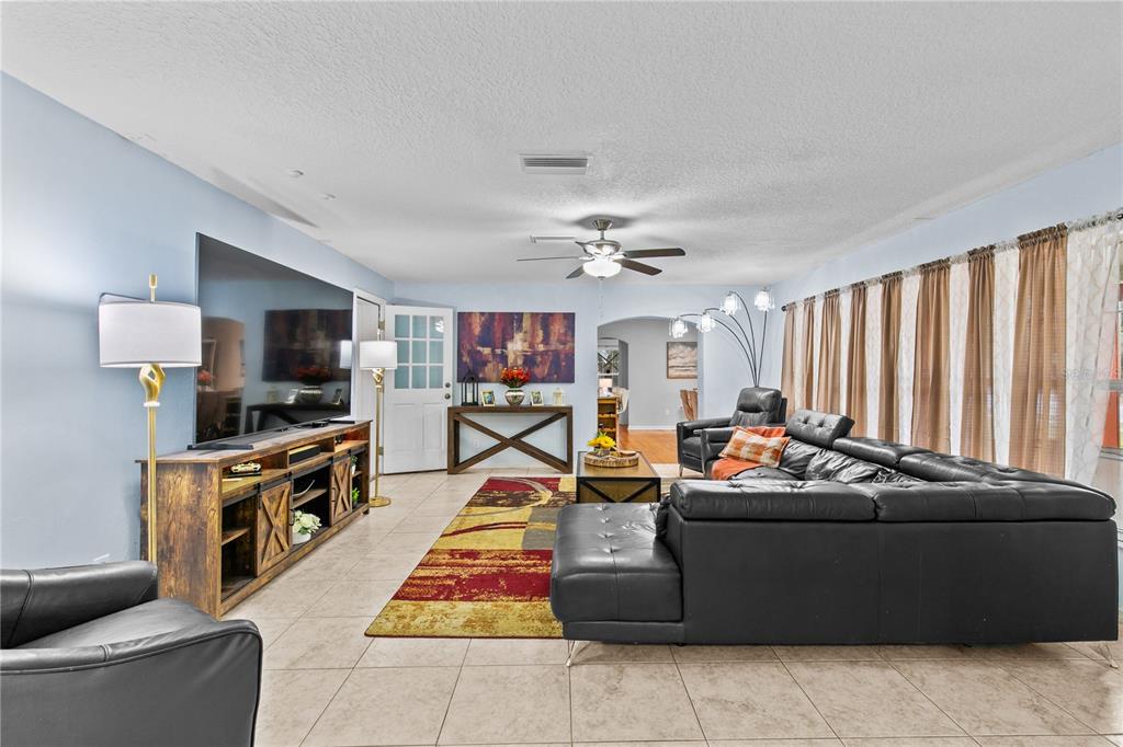 6750 Magnolia Homes Road Orlando, FL 32810 - Photo 6 of 43